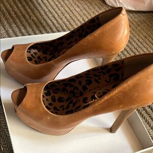 Jessica Simpson Brown Classic Heels
